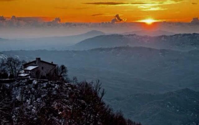 Bed and Breakfast Nido del Nibbio Subiaco Exterior foto